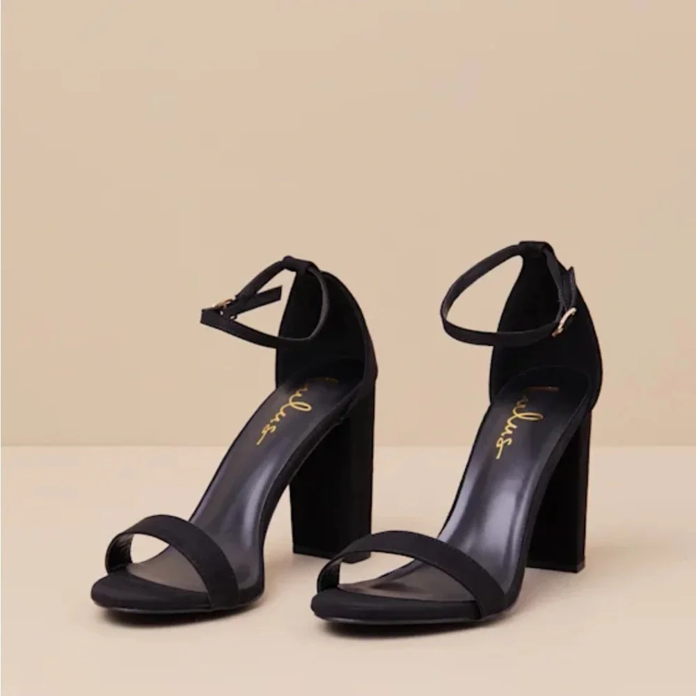 Black heels - Picture 2 of 3